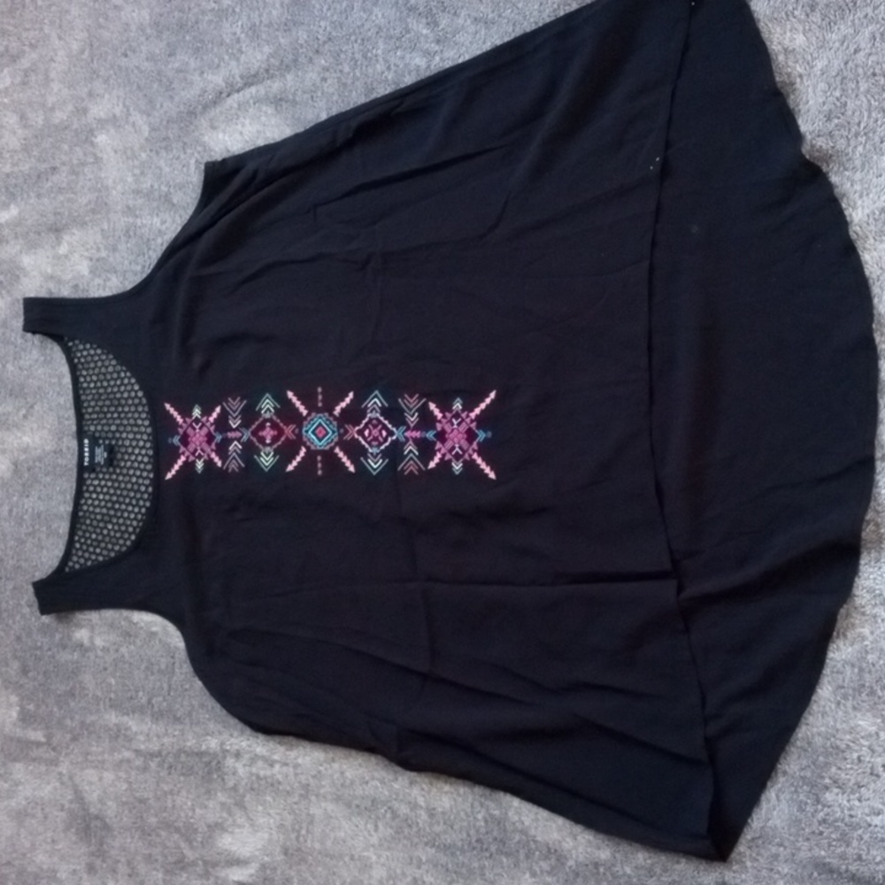 Torrid 00 black tank with neon geometric print